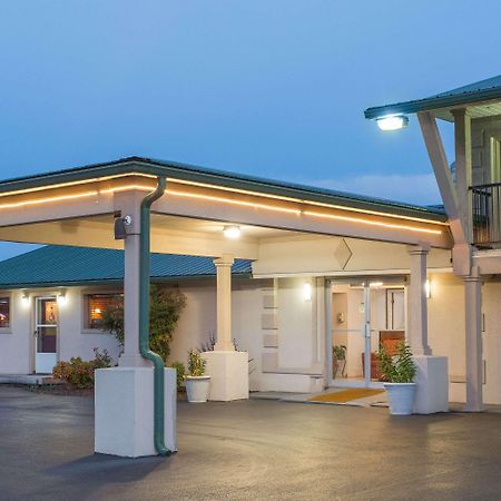 Knights Inn Glade Spring Exterior foto