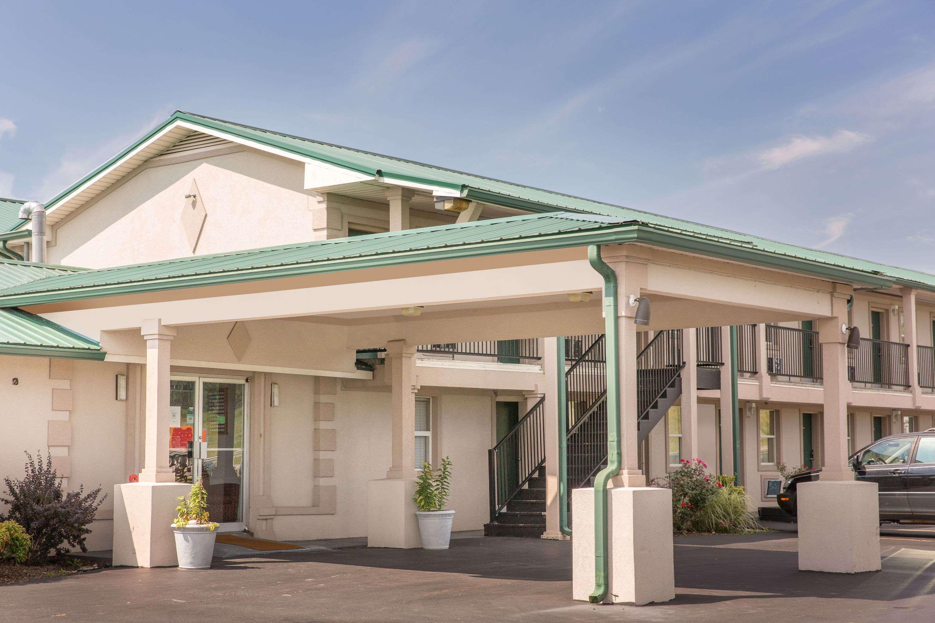Knights Inn Glade Spring Exterior foto